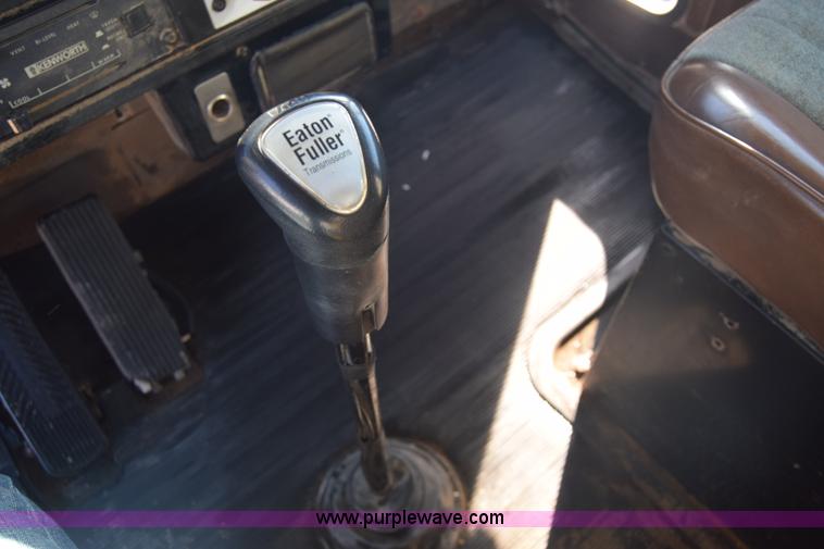 image for item K4915 1994 Kenworth T800 dump truck