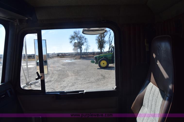 image for item K4915 1994 Kenworth T800 dump truck