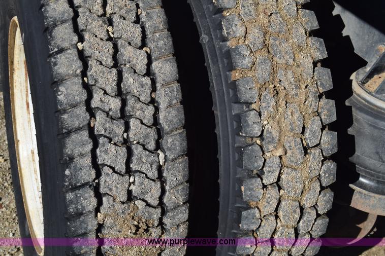 image for item K4915 1994 Kenworth T800 dump truck