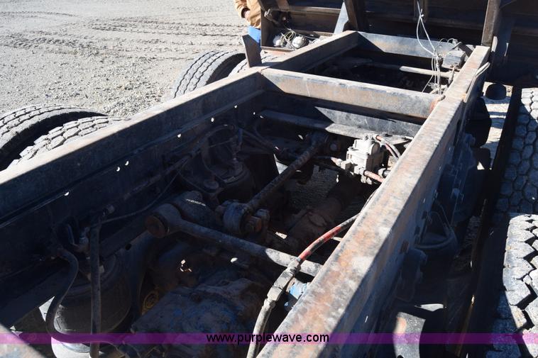 image for item K4915 1994 Kenworth T800 dump truck