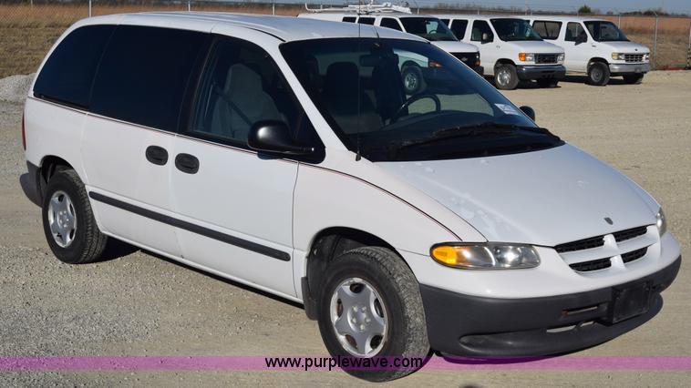 image for item K4966 1999 Dodge Caravan van