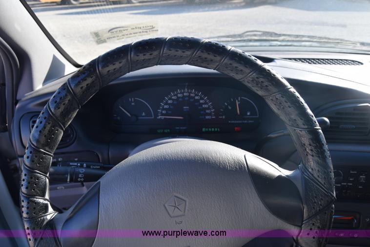 image for item K4966 1999 Dodge Caravan van