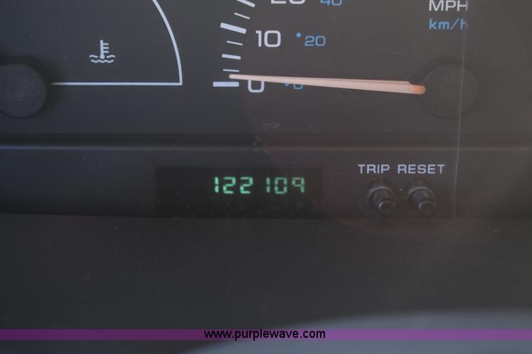 image for item K4966 1999 Dodge Caravan van