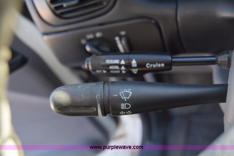 image for item K4966 1999 Dodge Caravan van