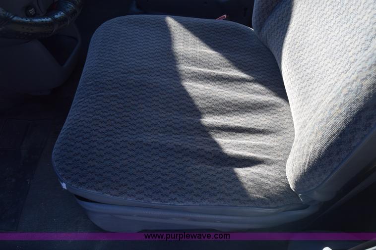 image for item K4966 1999 Dodge Caravan van