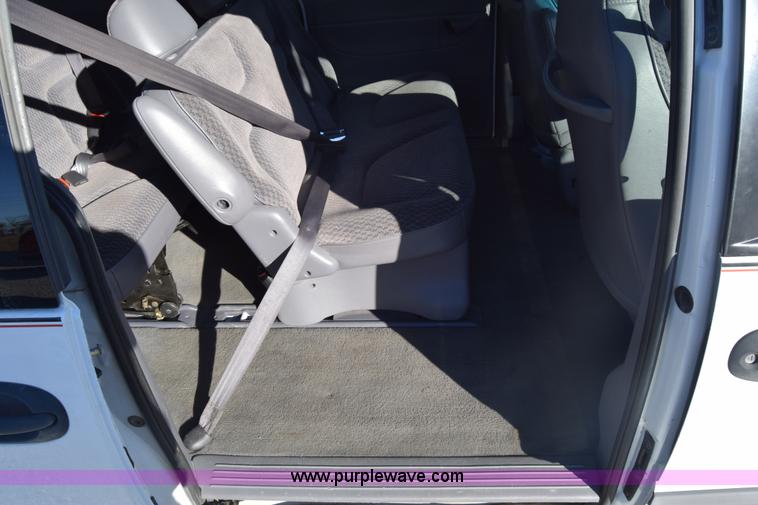 image for item K4966 1999 Dodge Caravan van