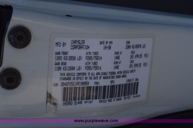 image for item K4966 1999 Dodge Caravan van