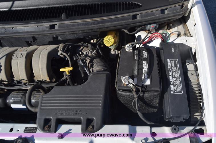 image for item K4966 1999 Dodge Caravan van