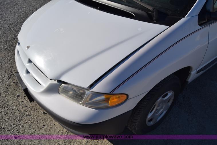 image for item K4966 1999 Dodge Caravan van