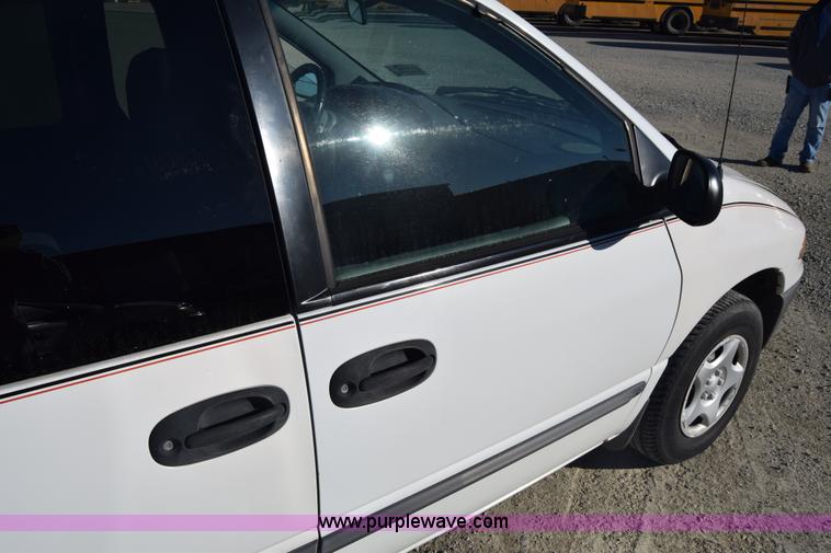 image for item K4966 1999 Dodge Caravan van