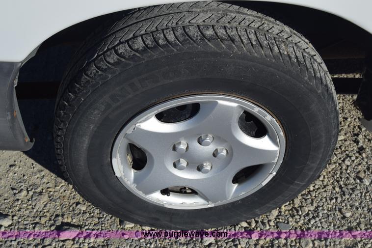 image for item K4966 1999 Dodge Caravan van