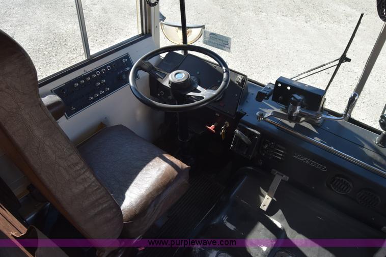 image for item K4968 1993 Blue Bird TC2000 school bus