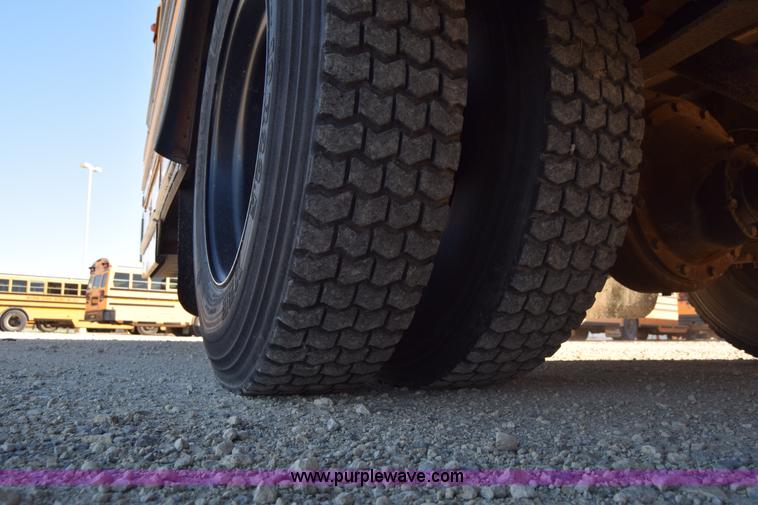 image for item K4968 1993 Blue Bird TC2000 school bus