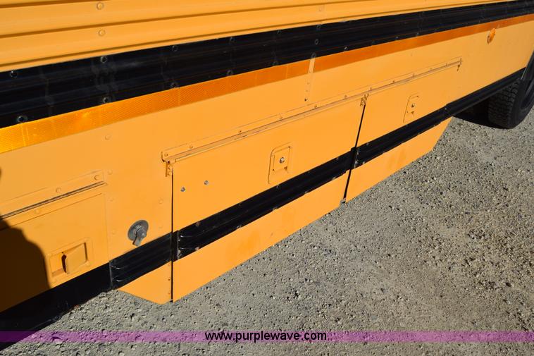 image for item K4968 1993 Blue Bird TC2000 school bus