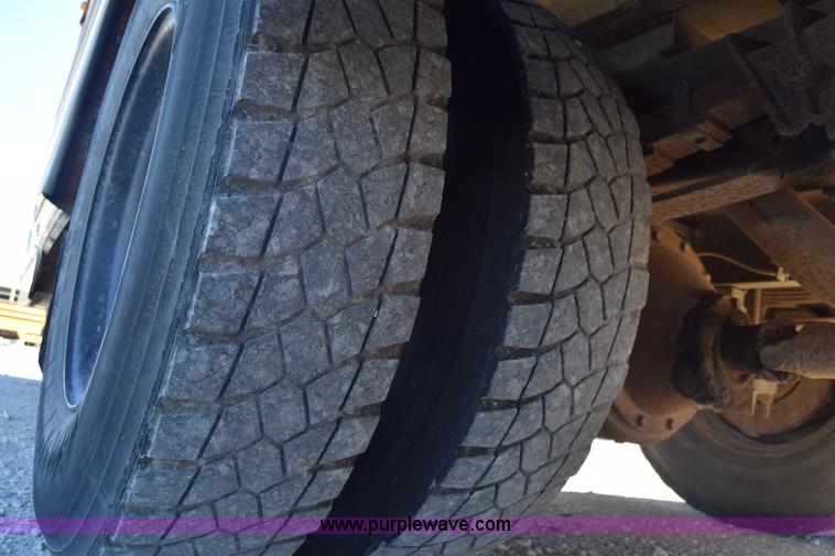 image for item K4971 1994 Blue Bird TC2000 school bus