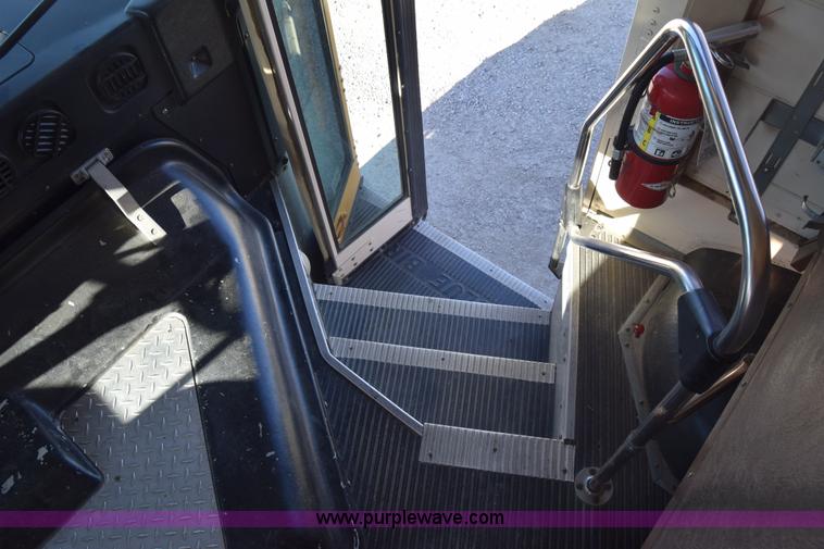 image for item K4972 1994 Blue Bird TC2000 school bus