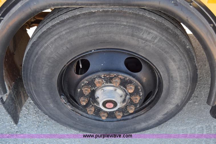 image for item K4972 1994 Blue Bird TC2000 school bus