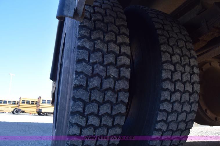 image for item K4972 1994 Blue Bird TC2000 school bus