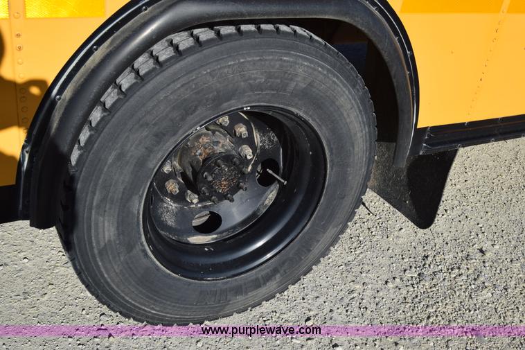 image for item K4972 1994 Blue Bird TC2000 school bus