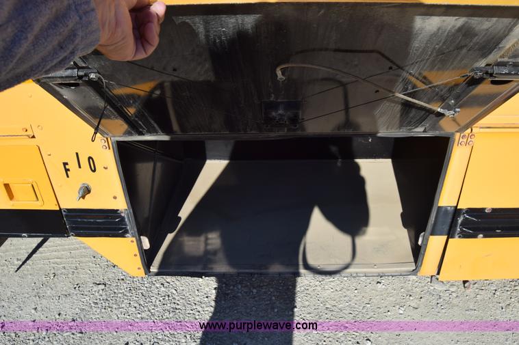 image for item K4972 1994 Blue Bird TC2000 school bus