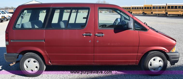 image for item K4973 1997 Ford Aerostar XLT van