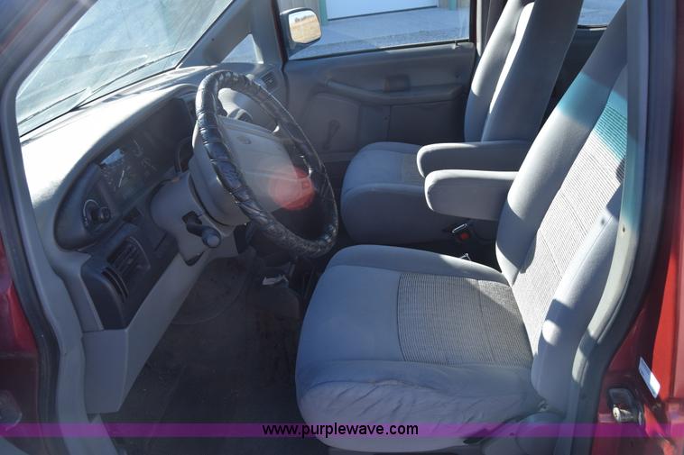 image for item K4973 1997 Ford Aerostar XLT van