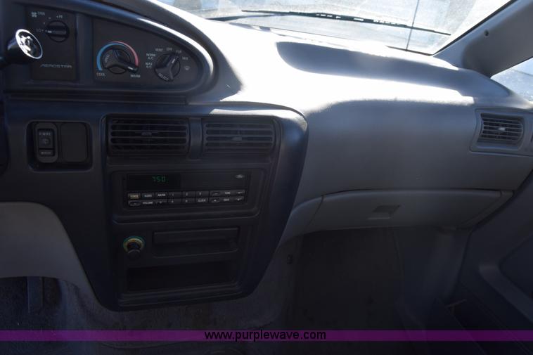 image for item K4973 1997 Ford Aerostar XLT van