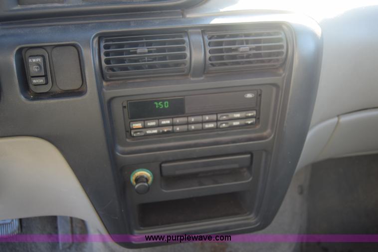 image for item K4973 1997 Ford Aerostar XLT van