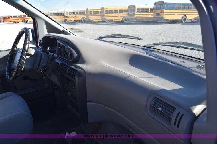 image for item K4973 1997 Ford Aerostar XLT van