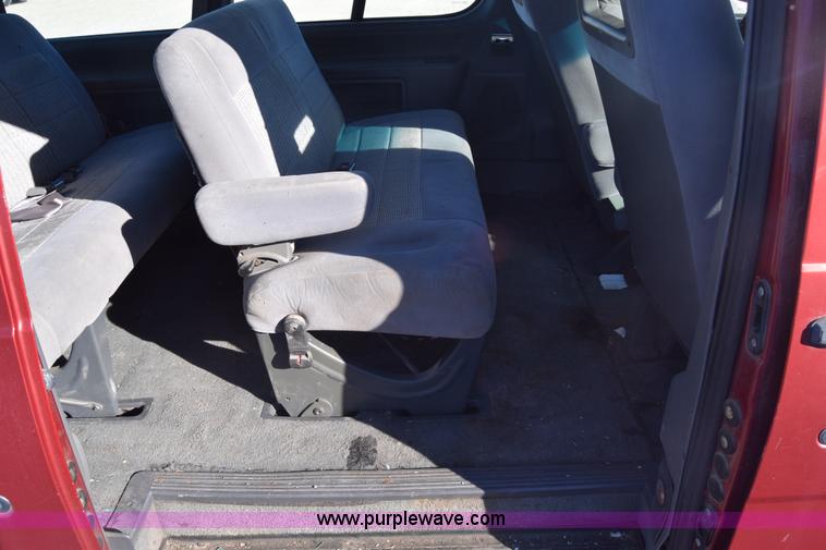 image for item K4973 1997 Ford Aerostar XLT van