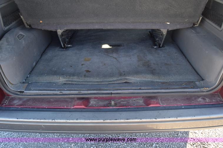 image for item K4973 1997 Ford Aerostar XLT van