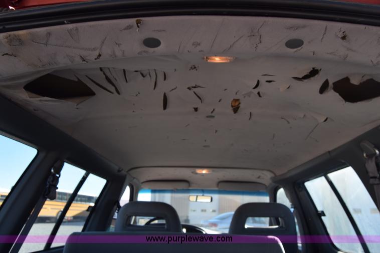 image for item K4973 1997 Ford Aerostar XLT van