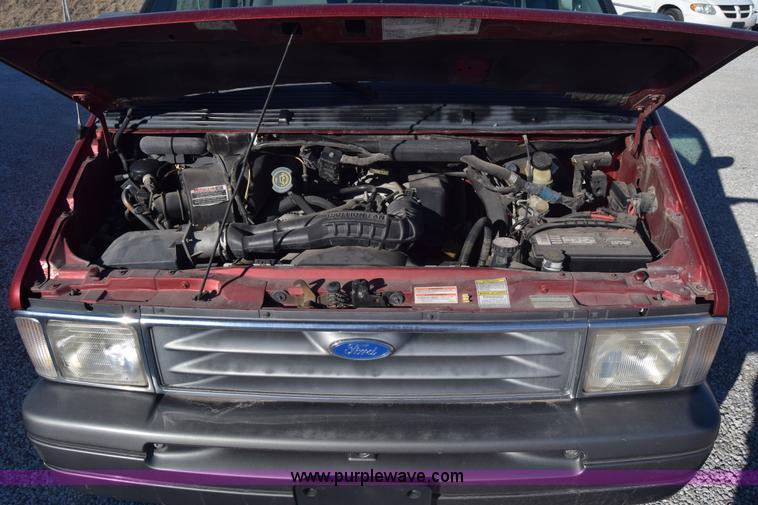 image for item K4973 1997 Ford Aerostar XLT van