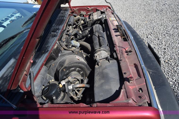 image for item K4973 1997 Ford Aerostar XLT van