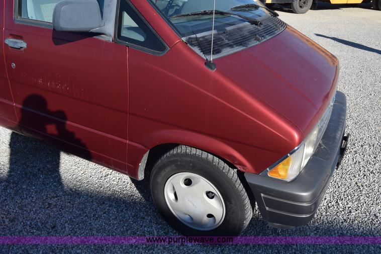 image for item K4973 1997 Ford Aerostar XLT van