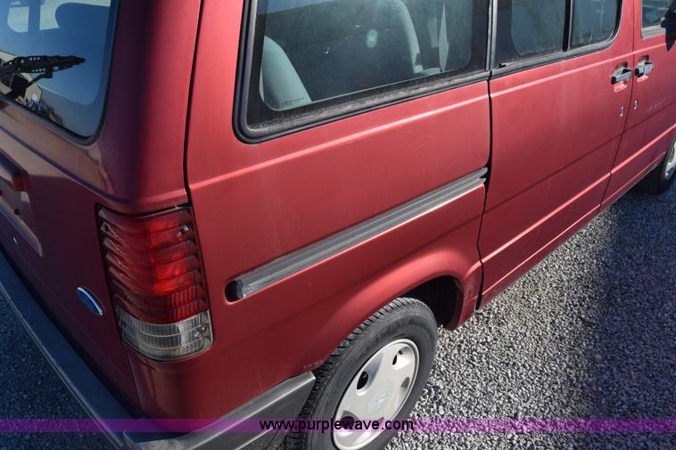 image for item K4973 1997 Ford Aerostar XLT van