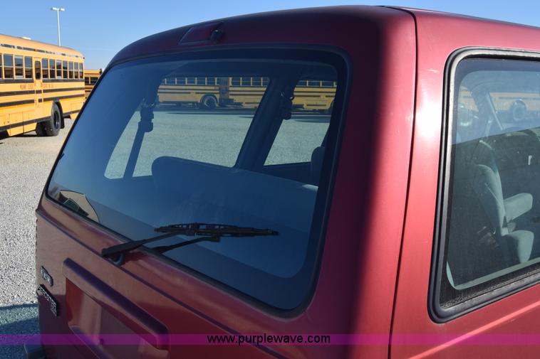 image for item K4973 1997 Ford Aerostar XLT van