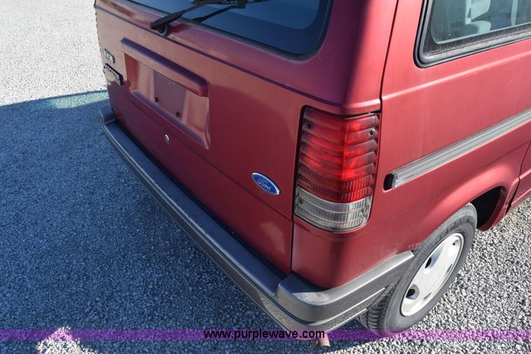 image for item K4973 1997 Ford Aerostar XLT van