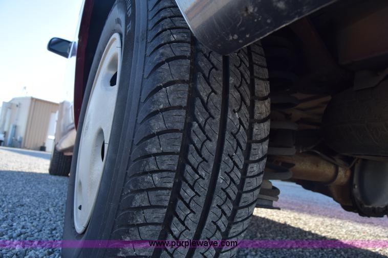 image for item K4973 1997 Ford Aerostar XLT van