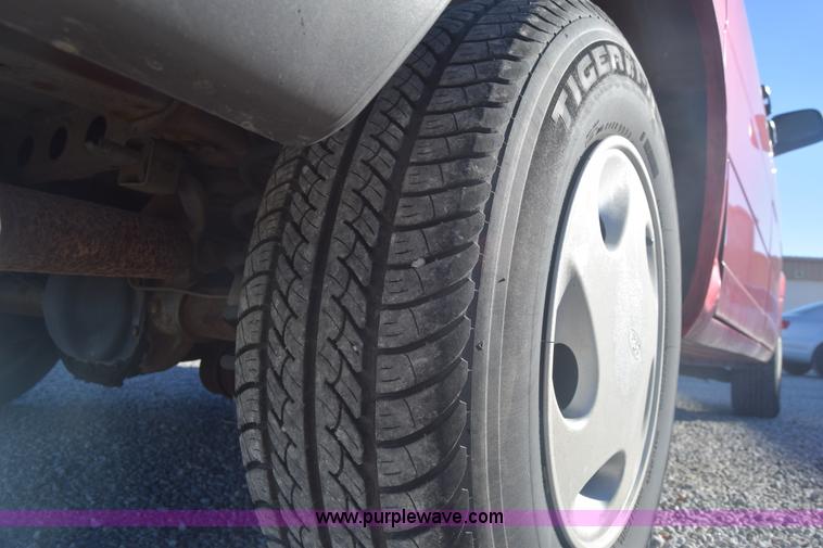 image for item K4973 1997 Ford Aerostar XLT van