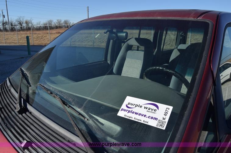 image for item K4973 1997 Ford Aerostar XLT van