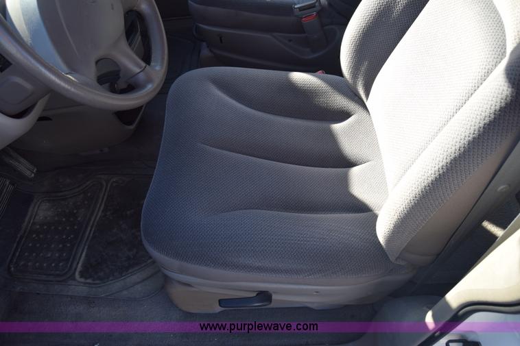 image for item K4974 2001 Dodge Grand Caravan SE van