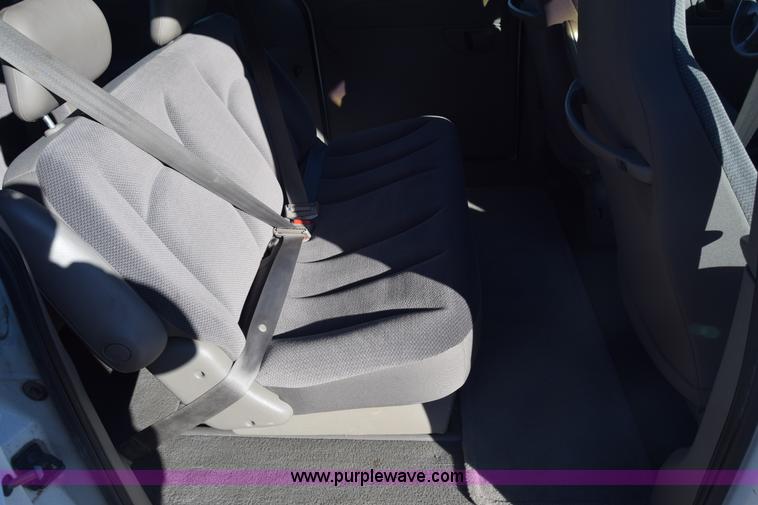 image for item K4974 2001 Dodge Grand Caravan SE van