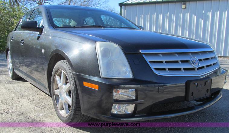 image for item L1820 2005 Cadillac STS
