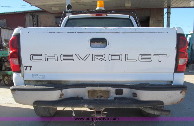 image for item L1821 2006 Chevrolet Silverado 1500 Ext. Cab pickup truck