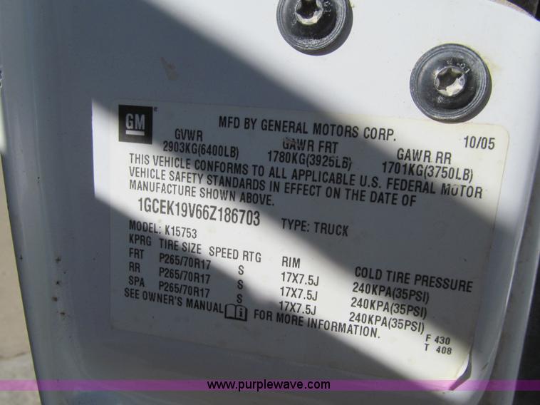 image for item L1821 2006 Chevrolet Silverado 1500 Ext. Cab pickup truck