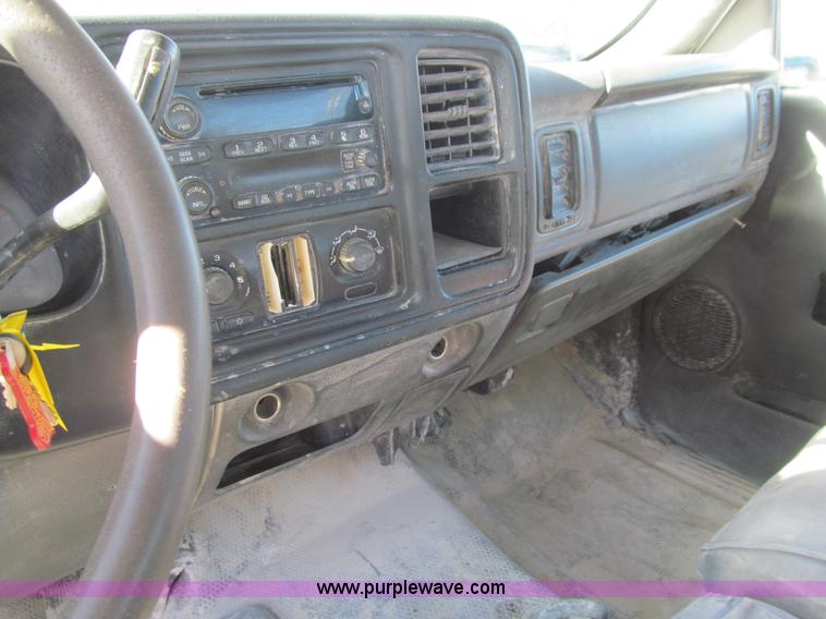 image for item L1821 2006 Chevrolet Silverado 1500 Ext. Cab pickup truck