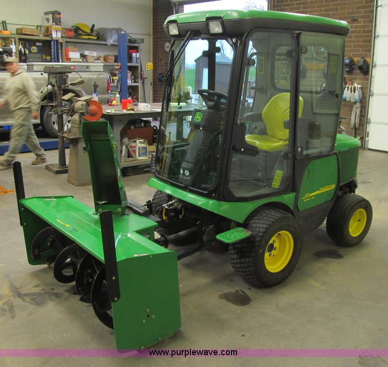 image for item L1832 2011 John Deere 1565 Series II lawn tractor