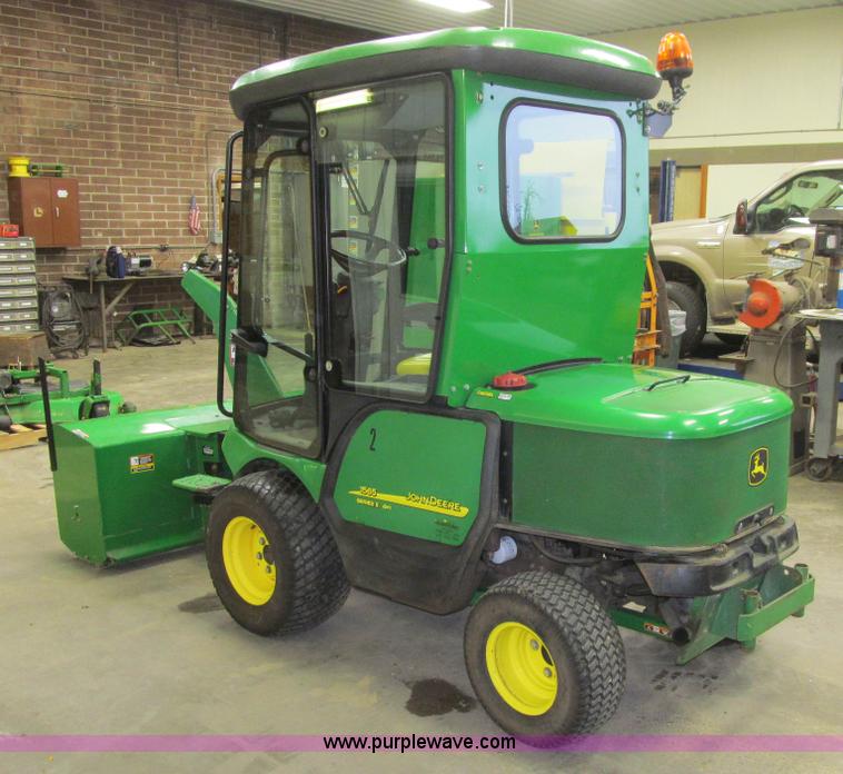 image for item L1832 2011 John Deere 1565 Series II lawn tractor