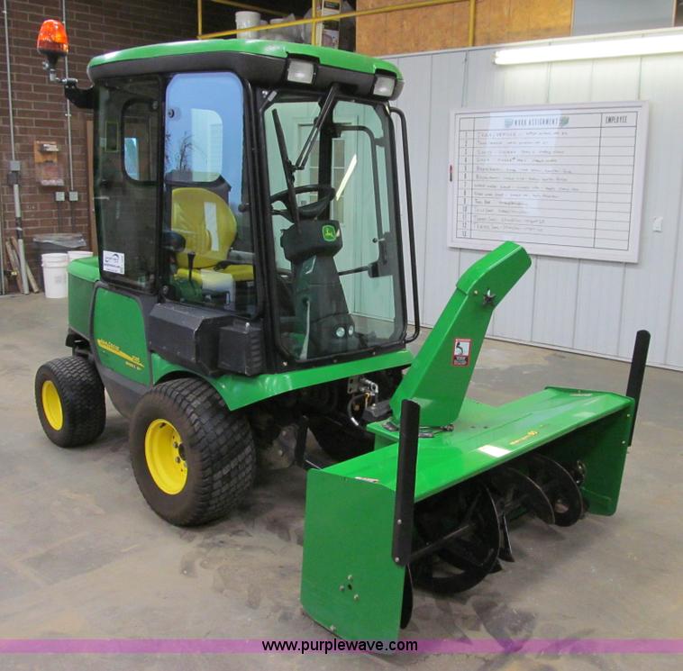 image for item L1832 2011 John Deere 1565 Series II lawn tractor